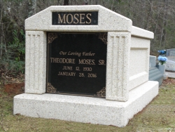 Single deluxe mausoleum with fluted columns in Bogalusa, LA